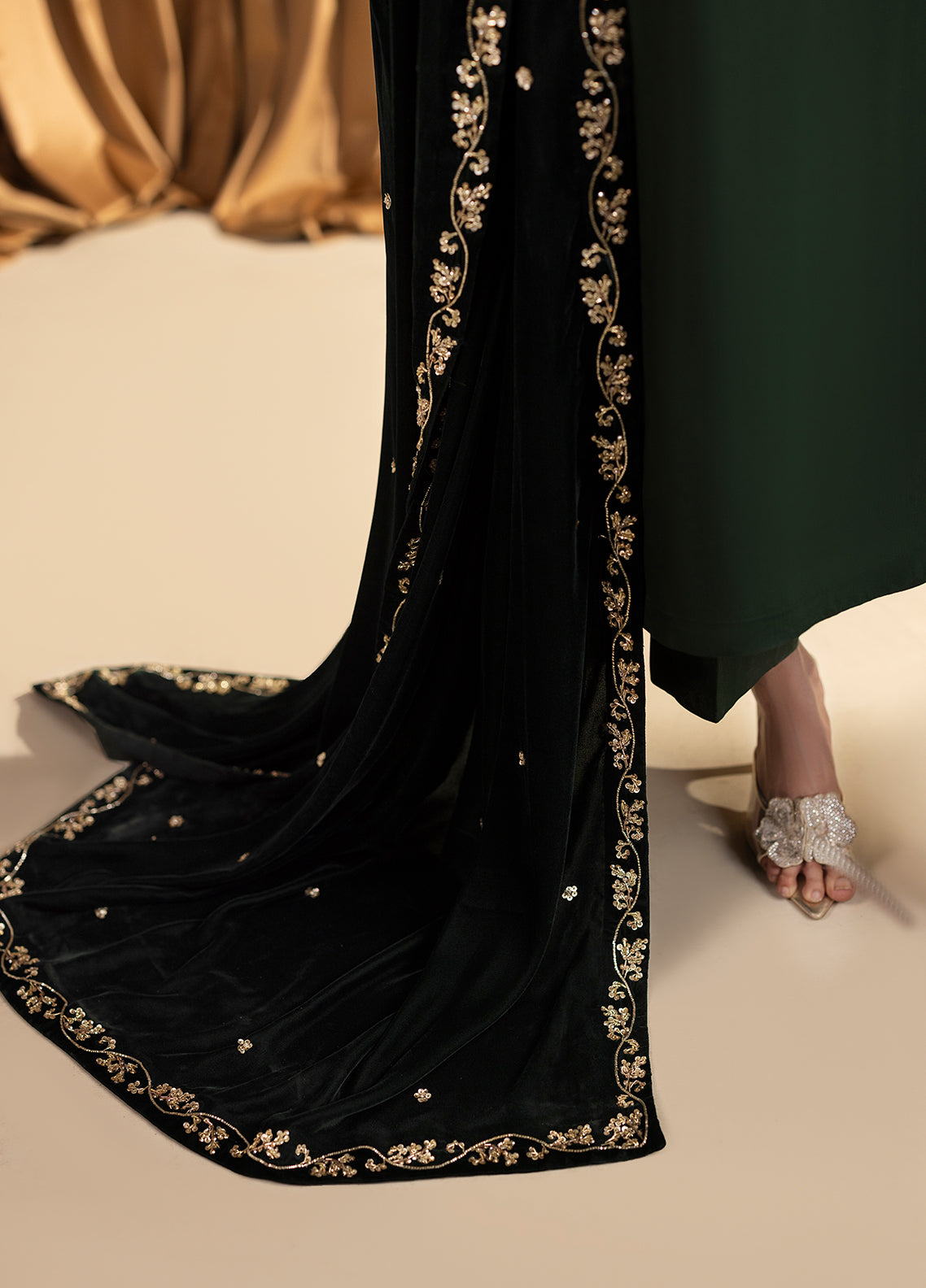 Noir by Mavie Pret Luxury Velvet Empress - Festive Collection