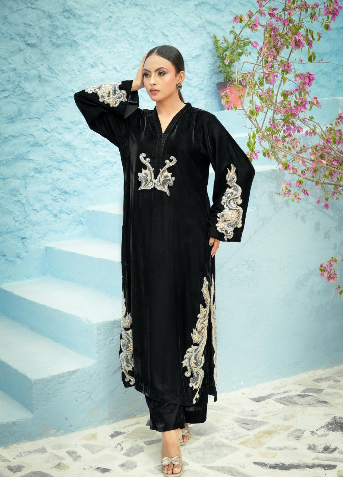 Noor e Mehal by Madiha Gohar Pret Luxury Embriodered 2 Piece Velvet Suit Layla e Zar - Formals Collection