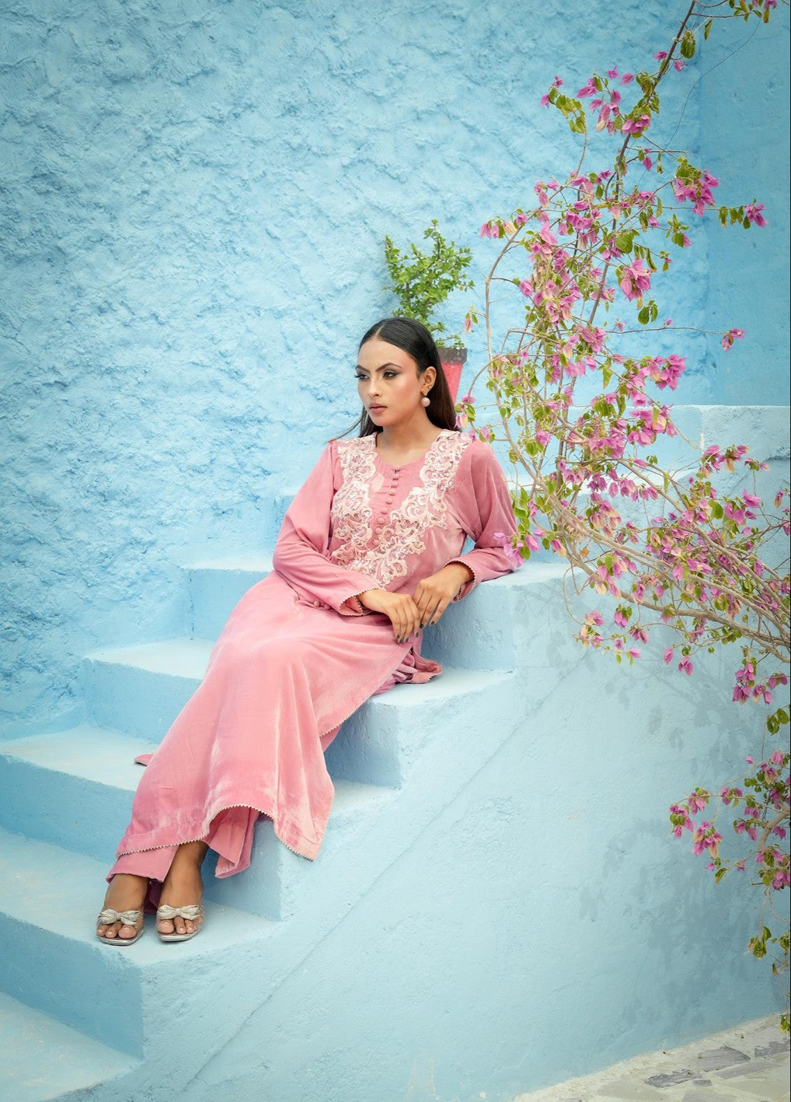 Noor e Mehal by Madiha Gohar Pret Luxury Embriodered 2 Piece Velvet Suit Noor e Gulabi - Formals Collection