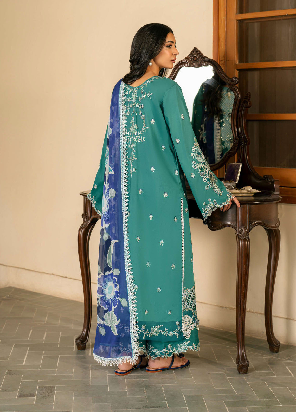 Aashiyana by Roheenaz Embroidered Lawn Suits Unstitched 3 Piece RN25AL RNZ-02 A Abeer