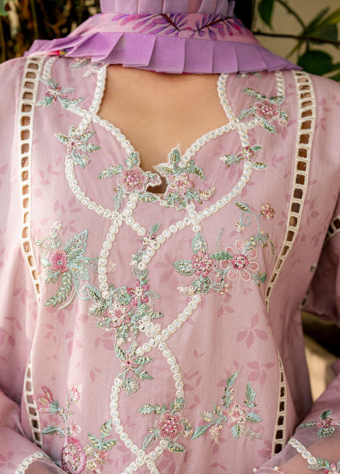 Aashiyana by Roheenaz Embroidered Lawn Suits Unstitched 3 Piece RN25AL RNZ-04 A Ameema