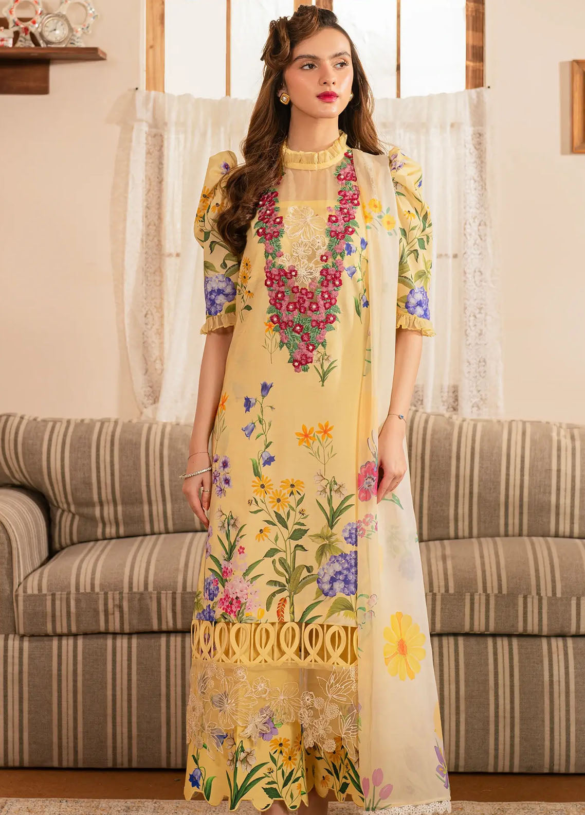 Asifa and Nabeel Embroidered Lawn Suits Unstitched 3 Piece MSLV25-03 Sehar