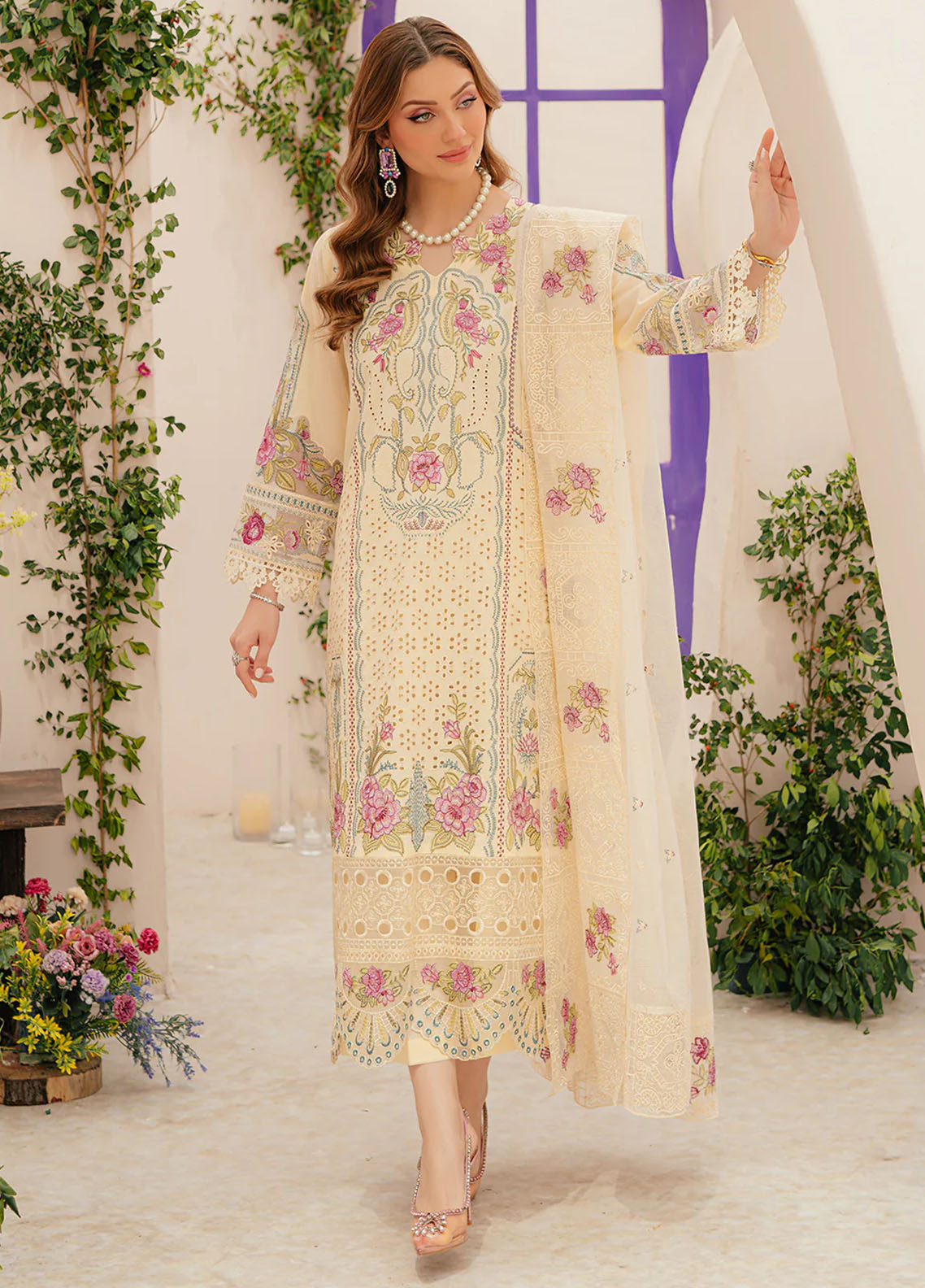 Allenura By Mahnur Luxury Lawn Collection 2024 D-14 Amour