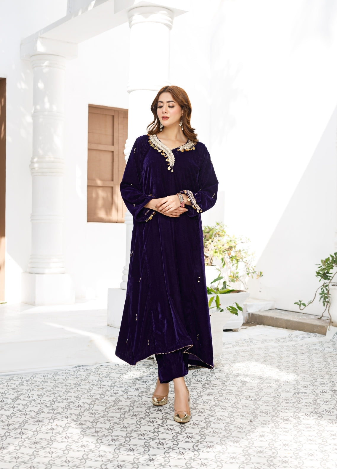 Anayra Amal Pret Embellished Velvet 2 Piece Suit Arsh