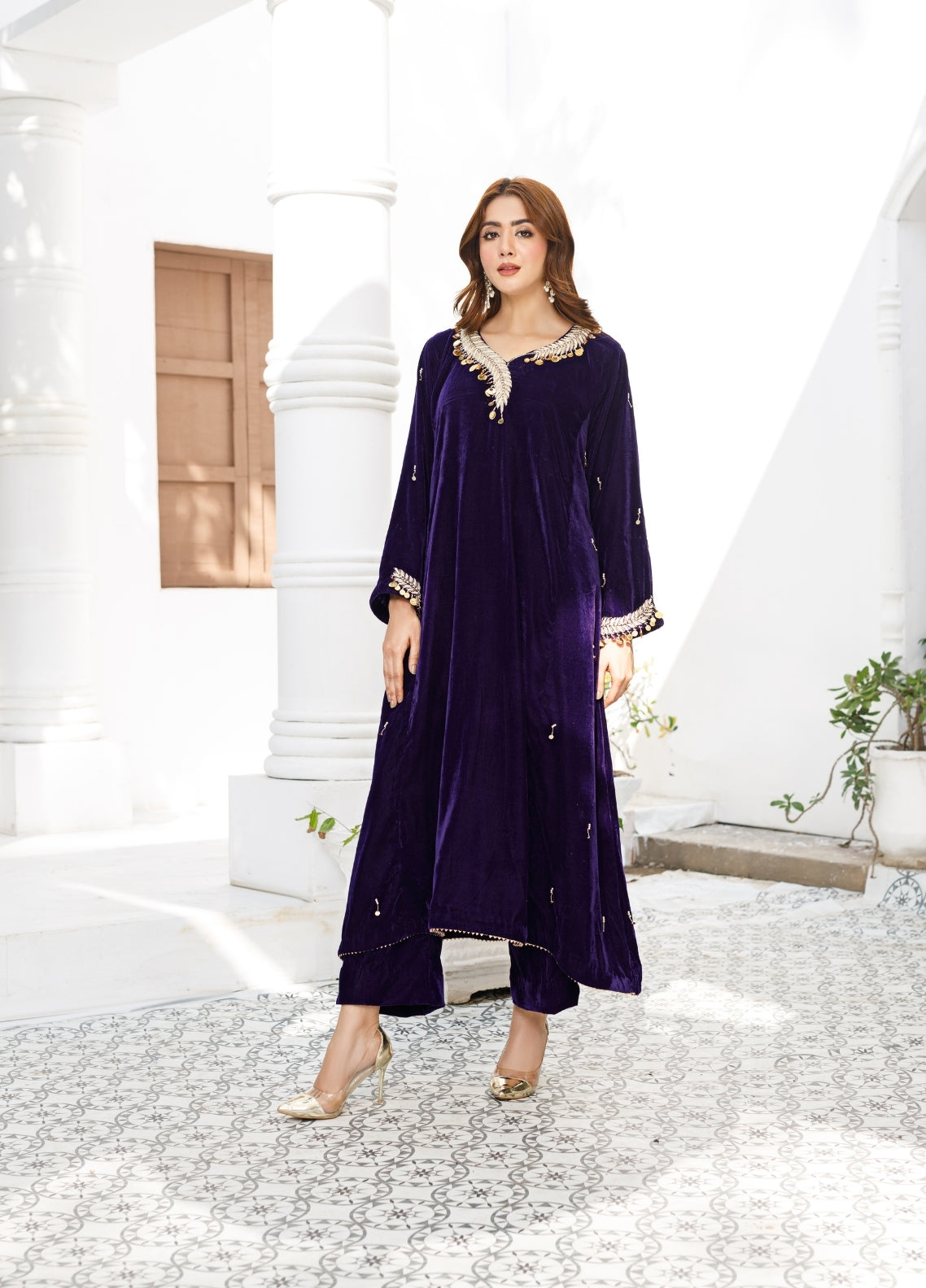 Anayra Amal Pret Embellished Velvet 2 Piece Suit Arsh