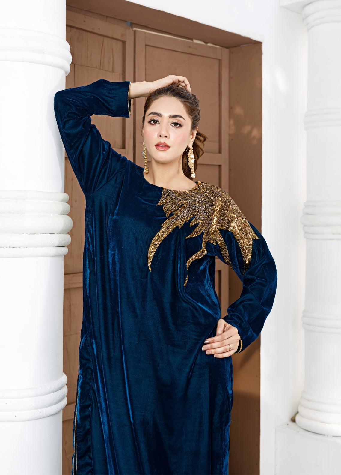 Anayra Amal Pret Embellished Velvet 2 Piece Suit Falak