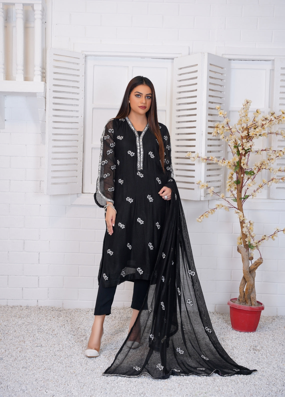 Anayra Amal Pret Embroidered Khaadi Net 3 Piece Suit Diya