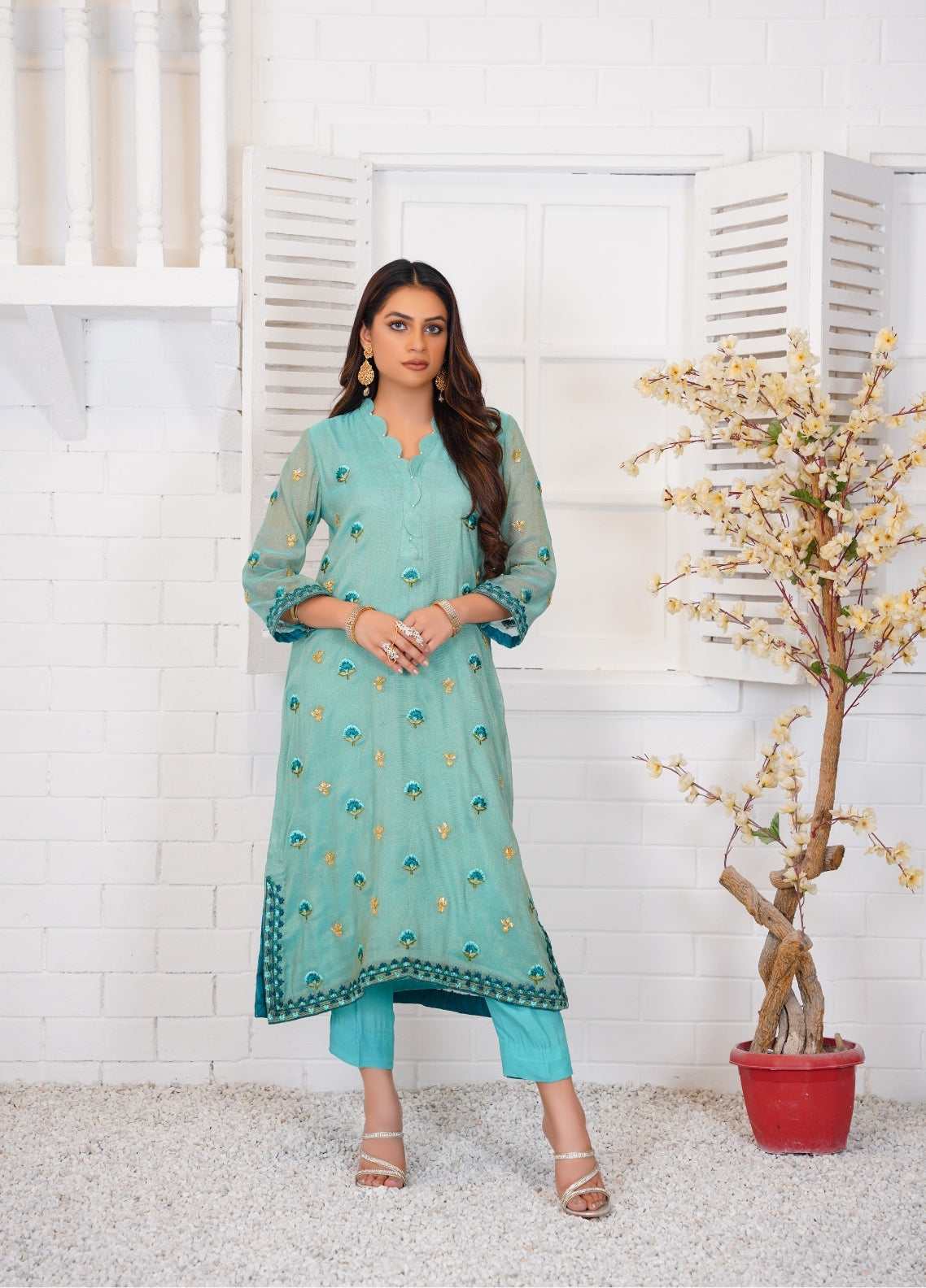 Anayra Amal Pret Embroidered Zari Net 2 Piece Suit Khwab