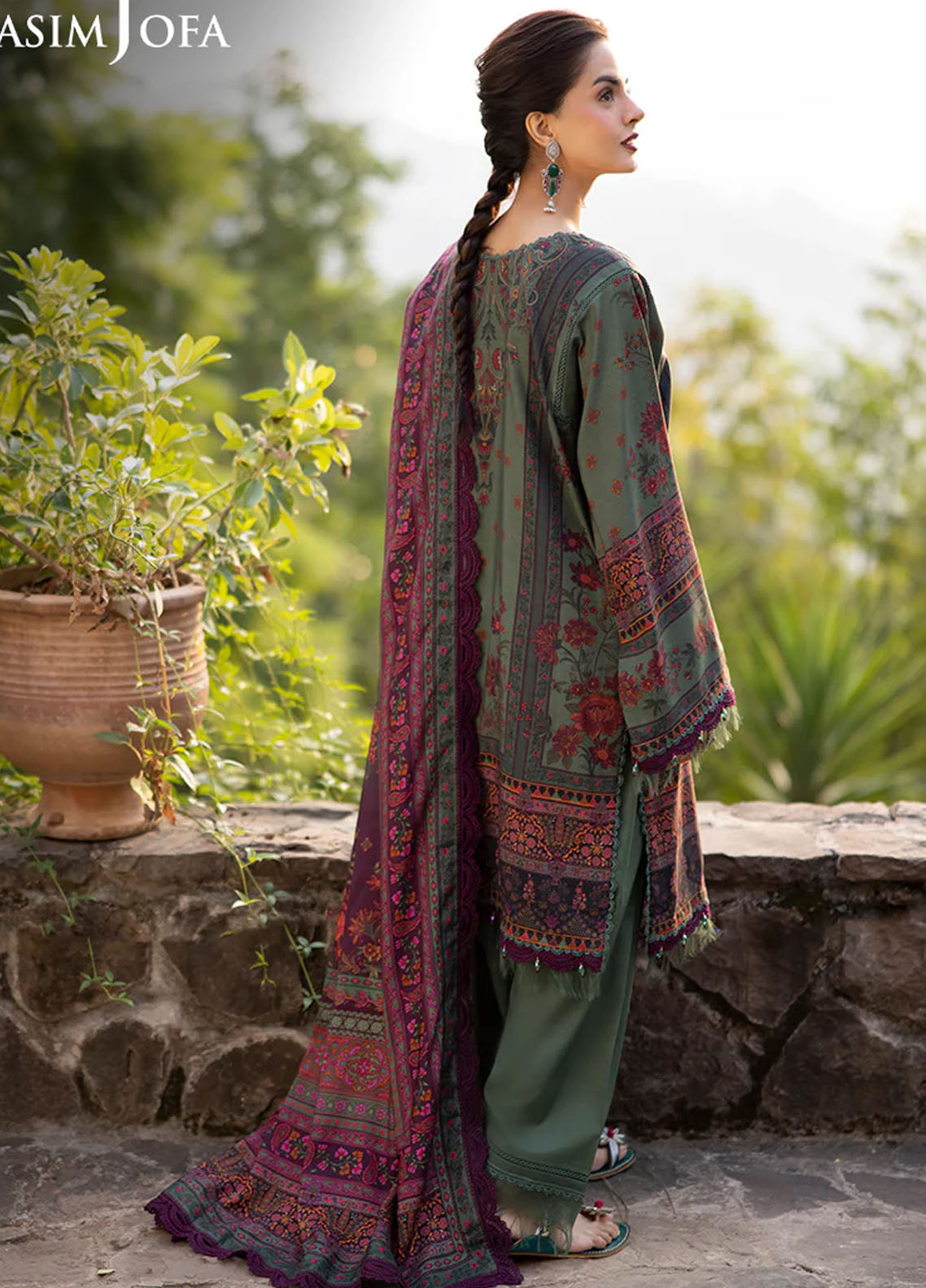 Asim Jofa Unstitched Winter Collection 2024 AJUW-17-UNS