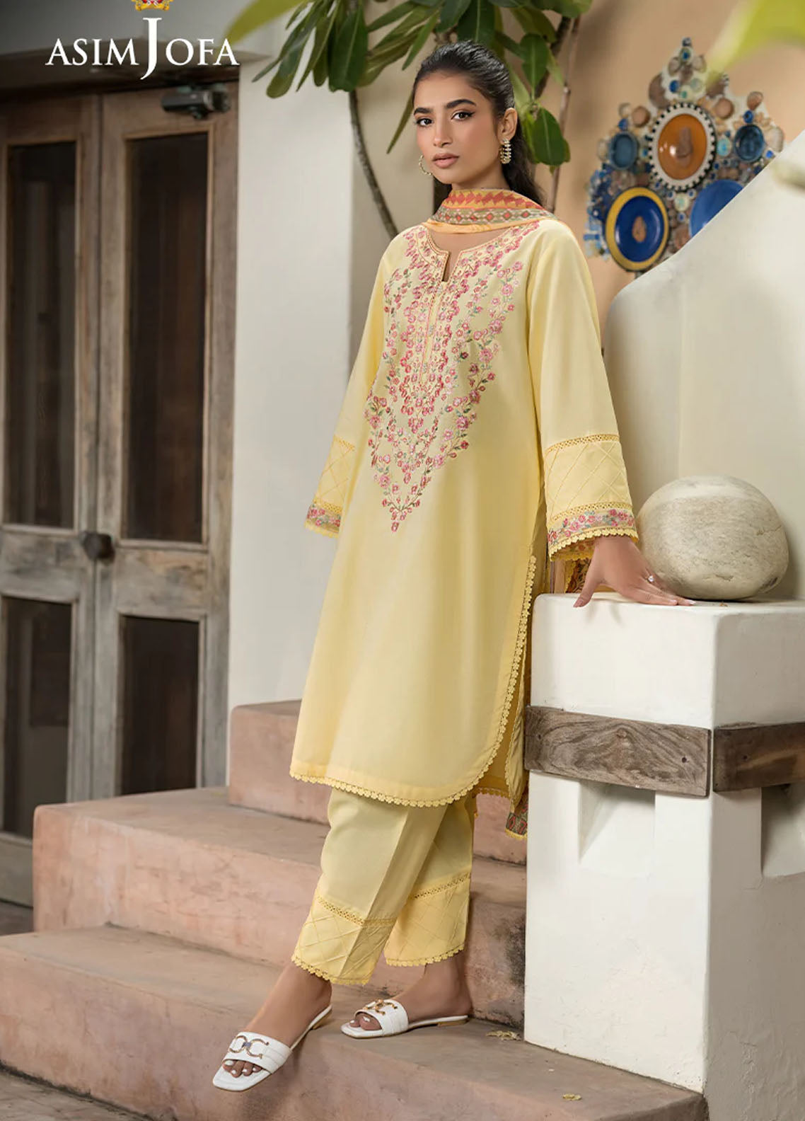 Asim Jofa Pret Embroidered Cambric 3 Piece Suit AJPB-105