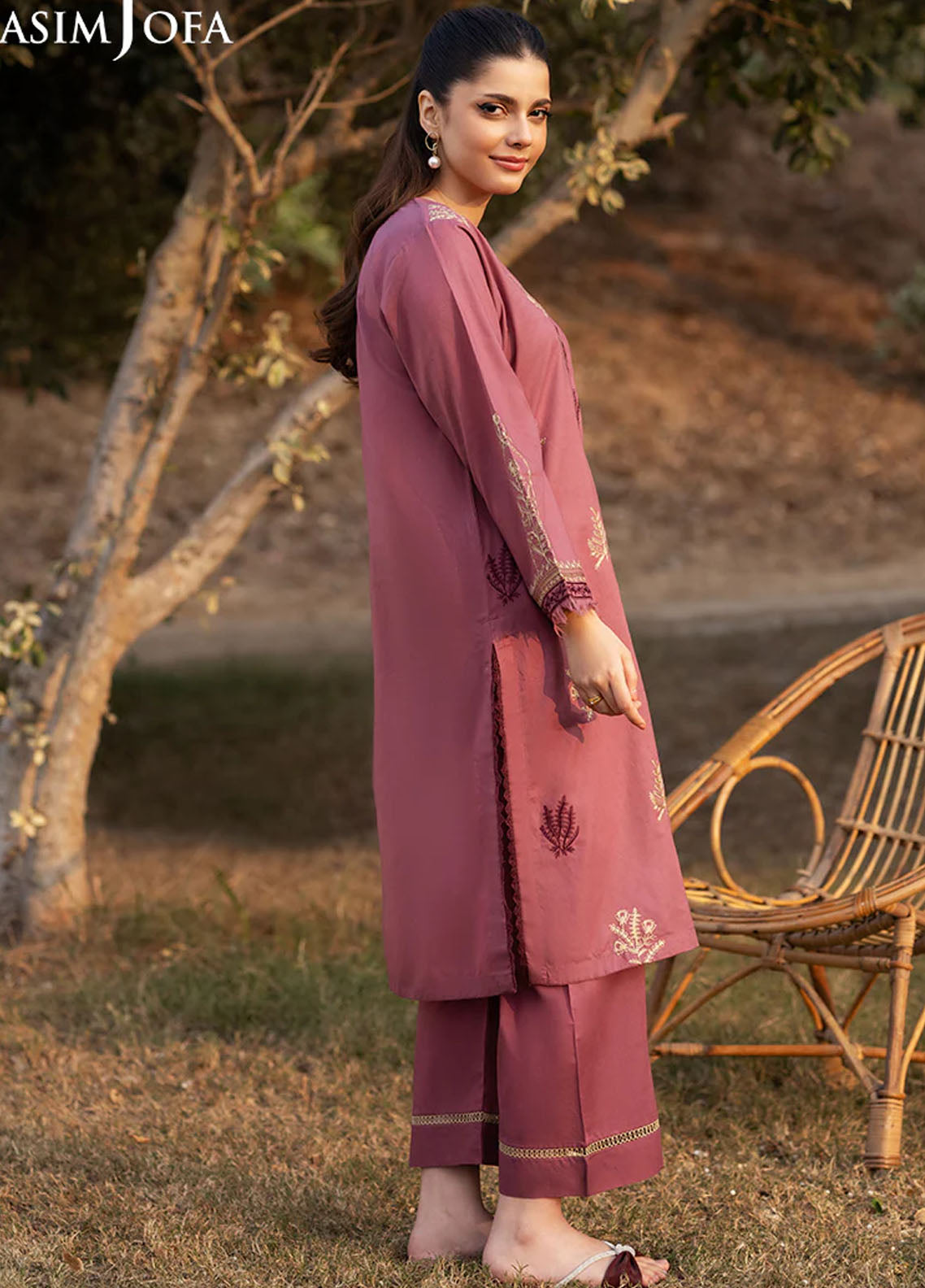 Asim Jofa Pret Embroidered Cambric 3 Piece Suit AJPB-85