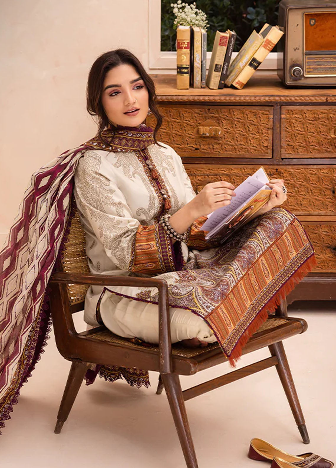 Asim Jofa Unstitched Prints Collection 2024 AJUB-11