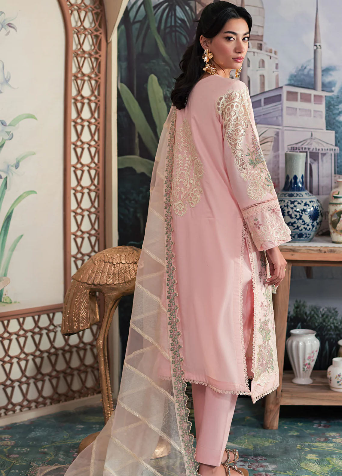 Ayra By Emaan Adeel Luxury Lawn Collection 2024 AR-01