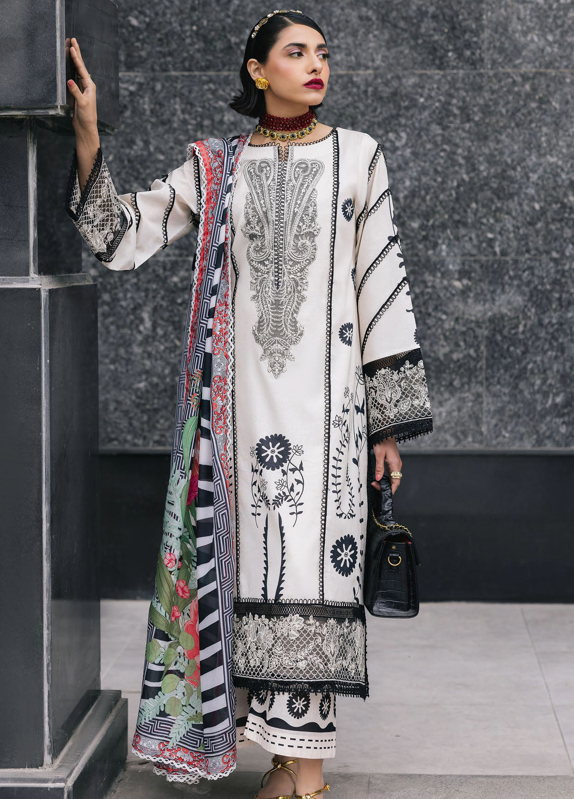 Broadway by Mahnur Embroidered Lawn Suits Unstitched 3 Piece MN25B D-05 Freesia