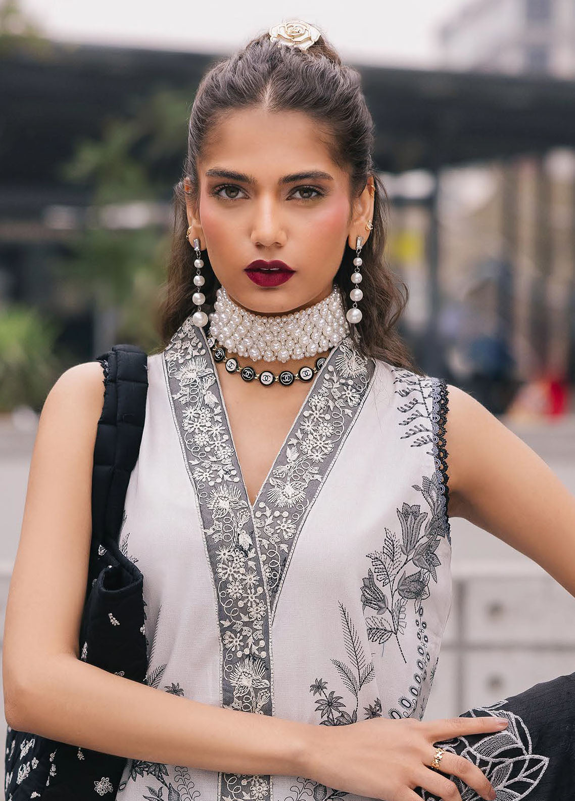 Broadway by Mahnur Embroidered Lawn Suits Unstitched 3 Piece MN25B D-09 Daisy