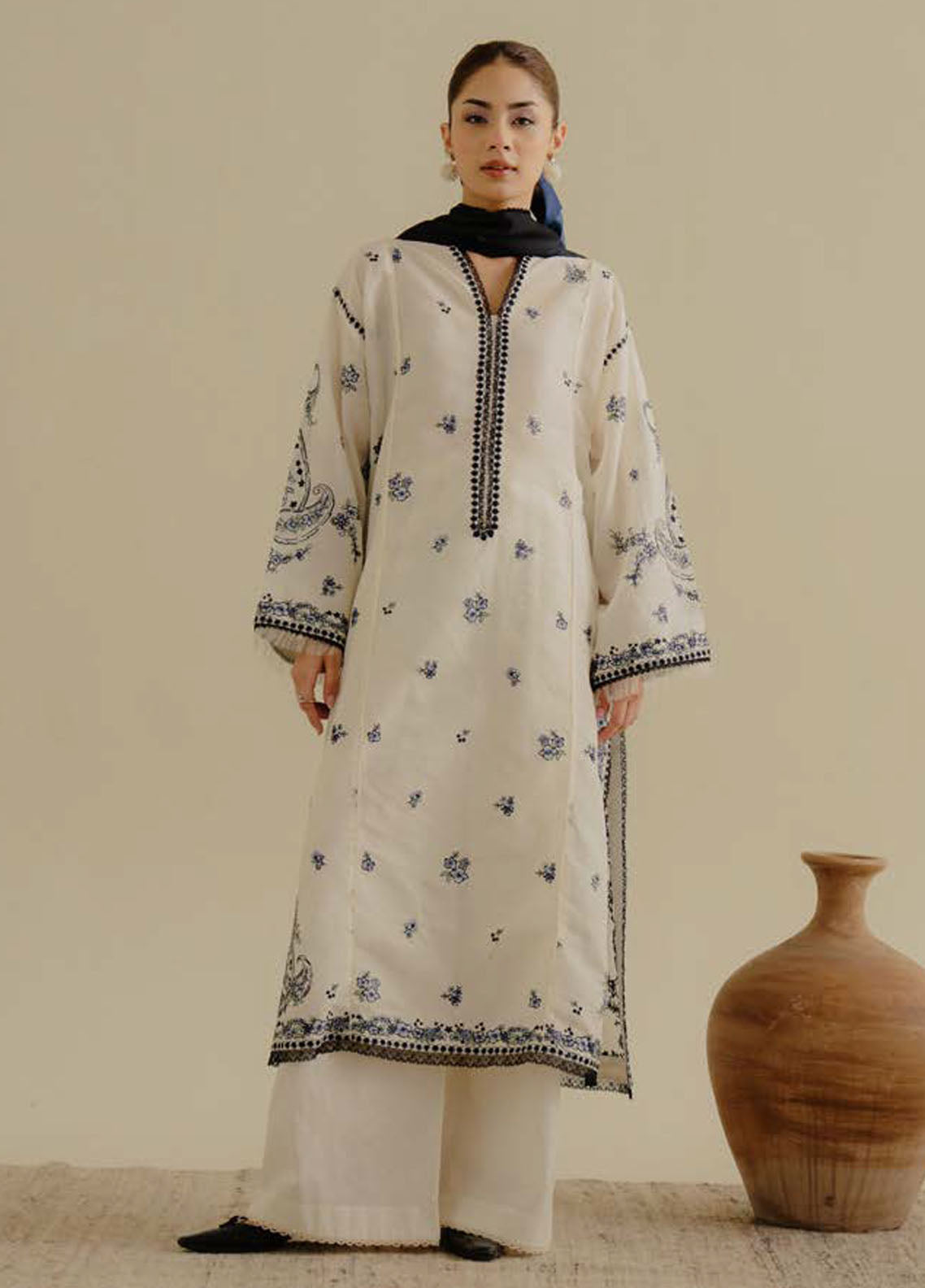 Coco by Zara Shahjhan Embroidered Lawn Suits Unstitched 3 Piece CZS25LD D-4 A Yana