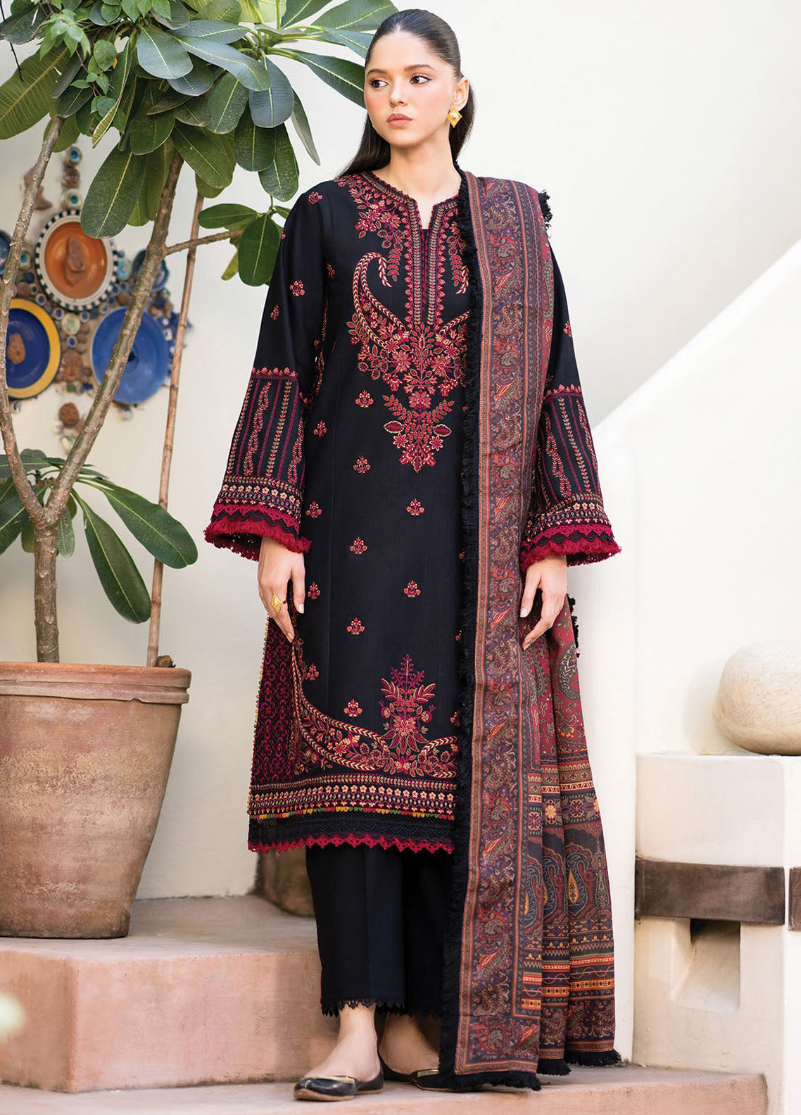 Dhoop Kinaray by Xenia Formals Unstitched Winter Collection 2024 D-03 Siyah