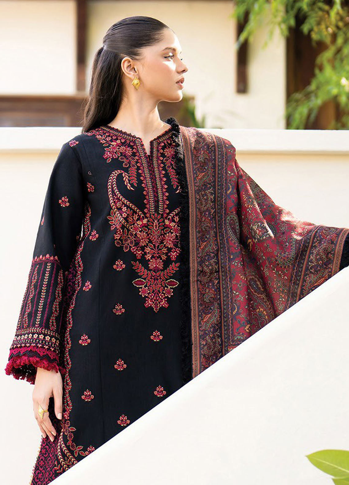 Dhoop Kinaray by Xenia Formals Unstitched Winter Collection 2024 D-03 Siyah