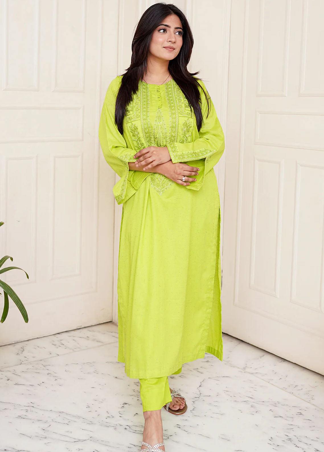 Declare Pret Embroidered Lawn 2 Piece Suit P1063