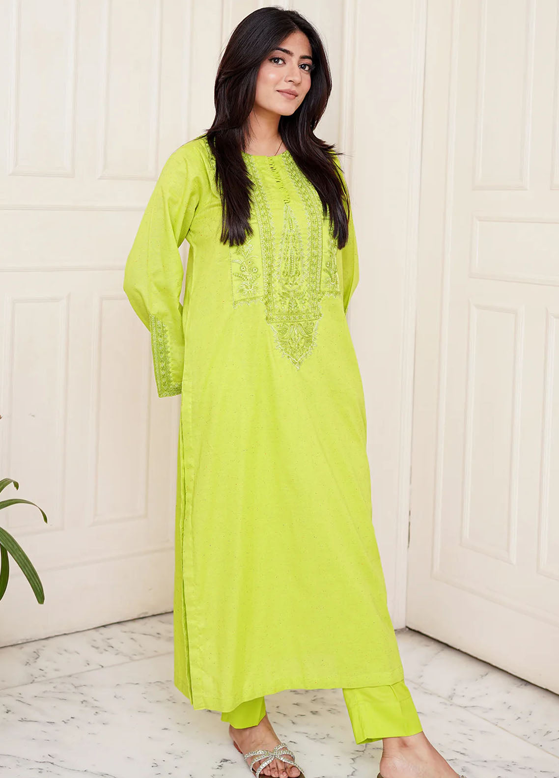 Declare Pret Embroidered Lawn 2 Piece Suit P1063