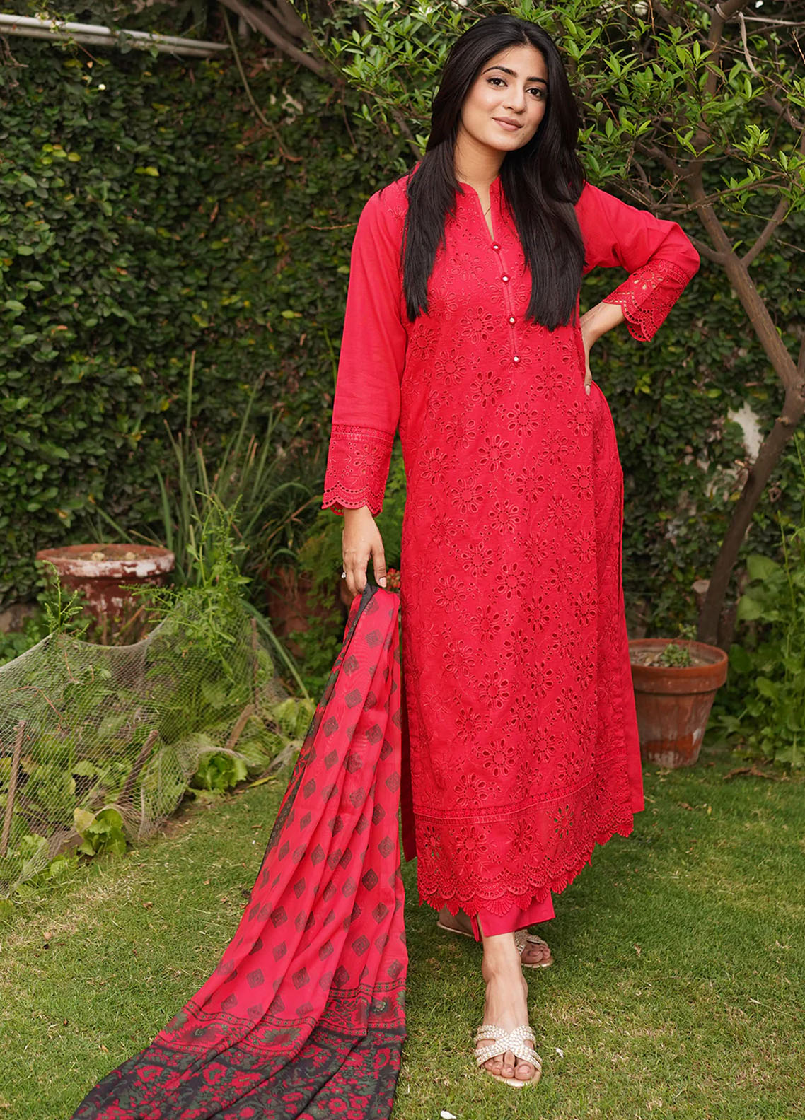 Declare Pret Embroidered Lawn 2 Piece Suit P1070