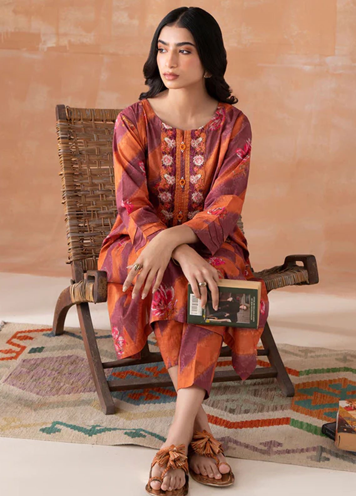 Declare Pret Embroidered Lawn 2 Piece Suit P1097