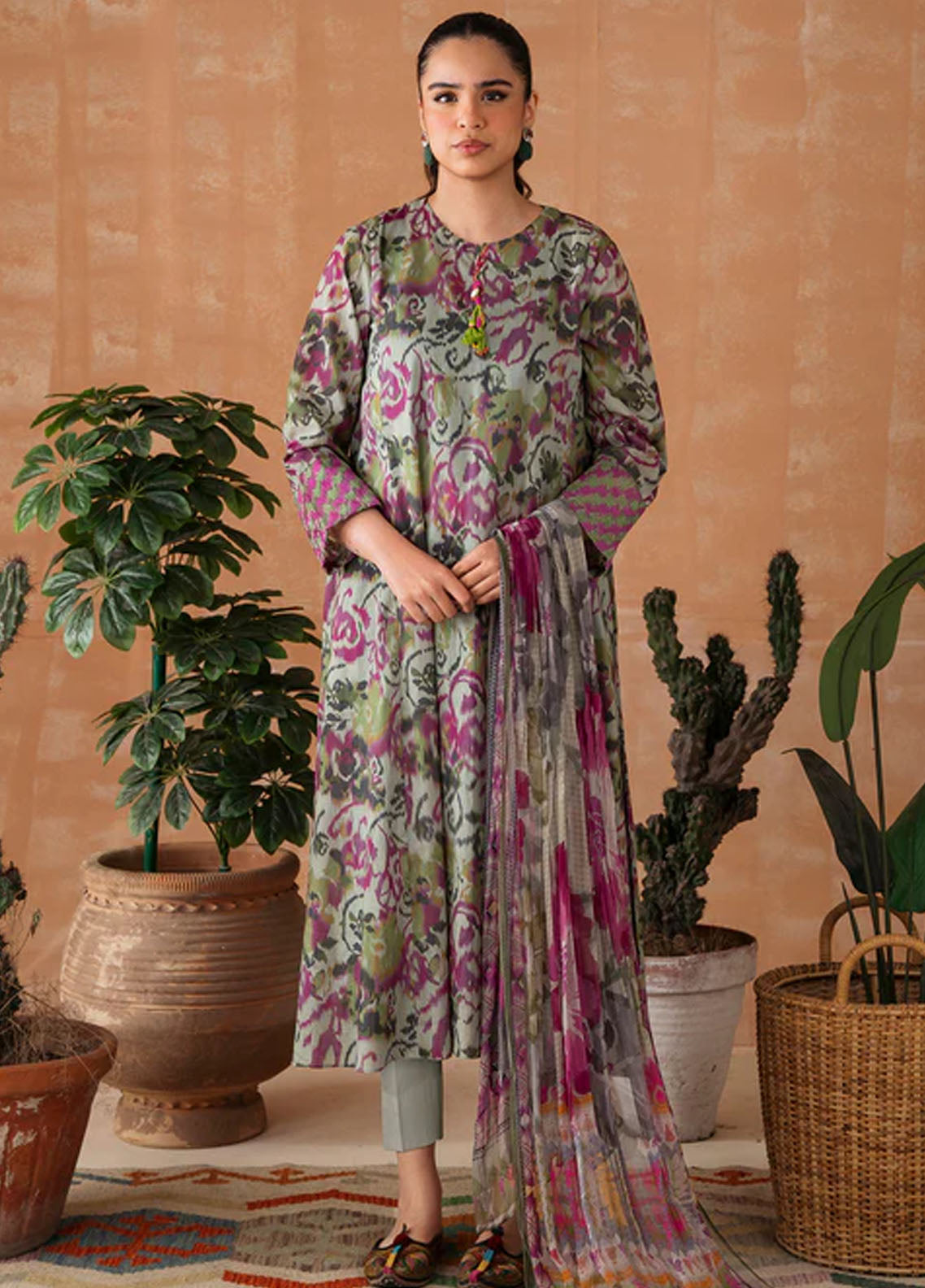 Declare Pret Embroidered Lawn 2 Piece Suit P1114