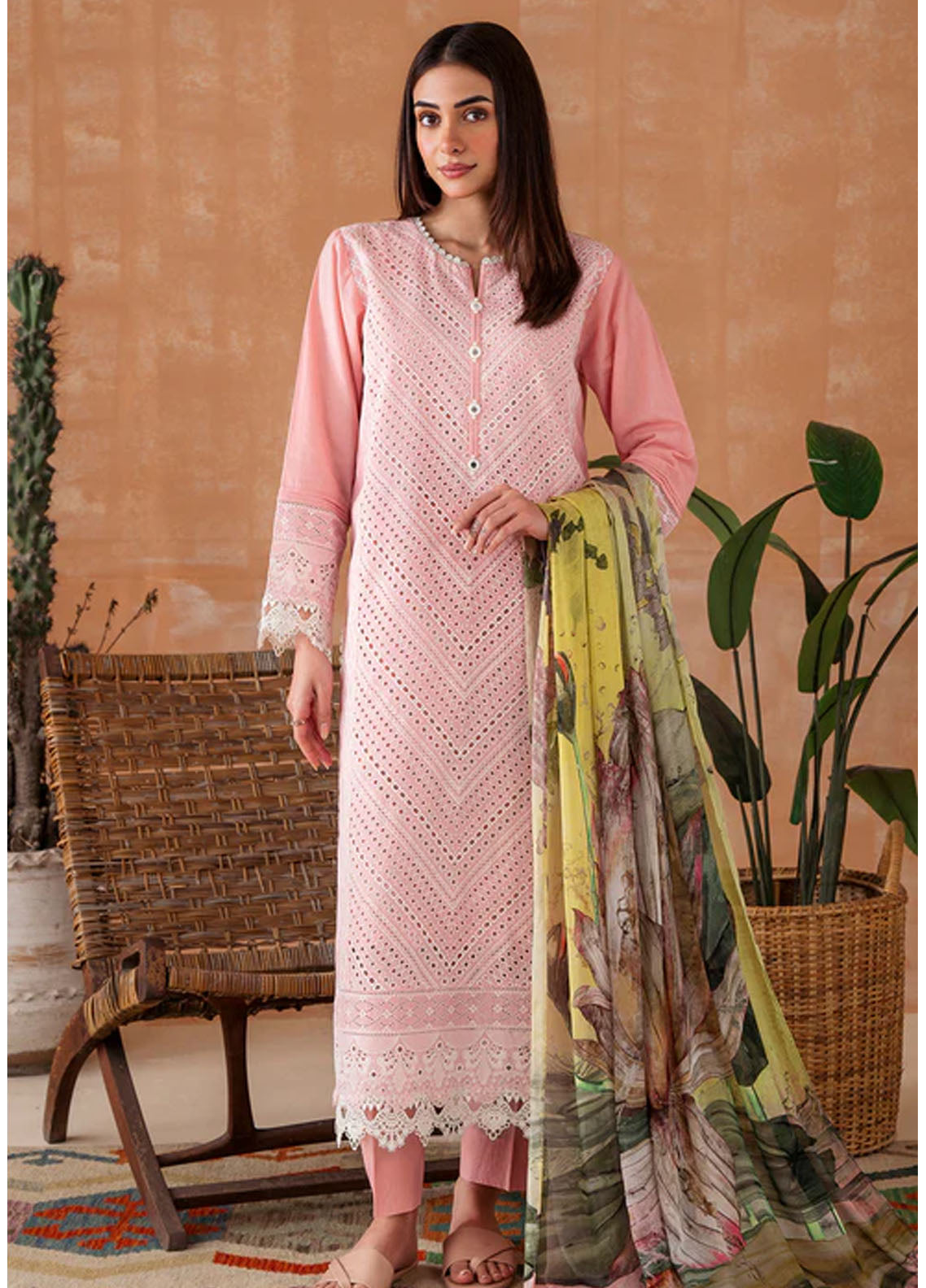 Declare Pret Embroidered Lawn 3 Piece Suit P1072