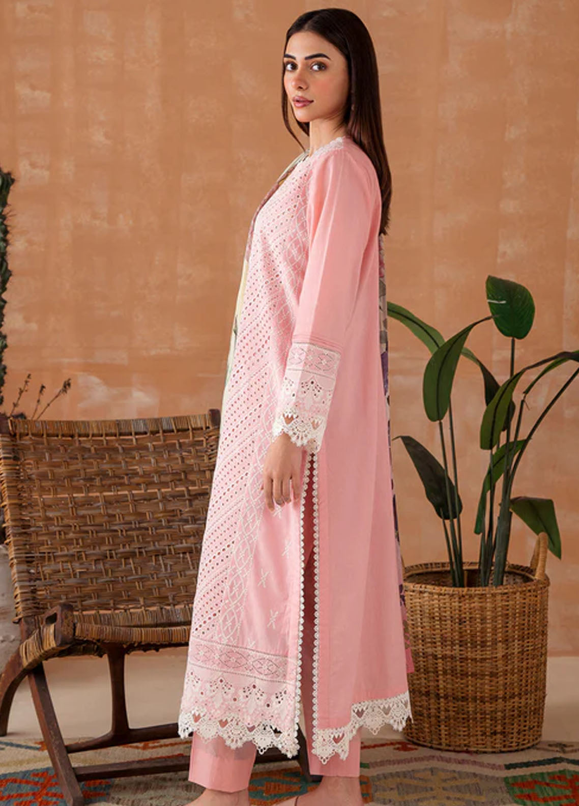 Declare Pret Embroidered Lawn 3 Piece Suit P1072