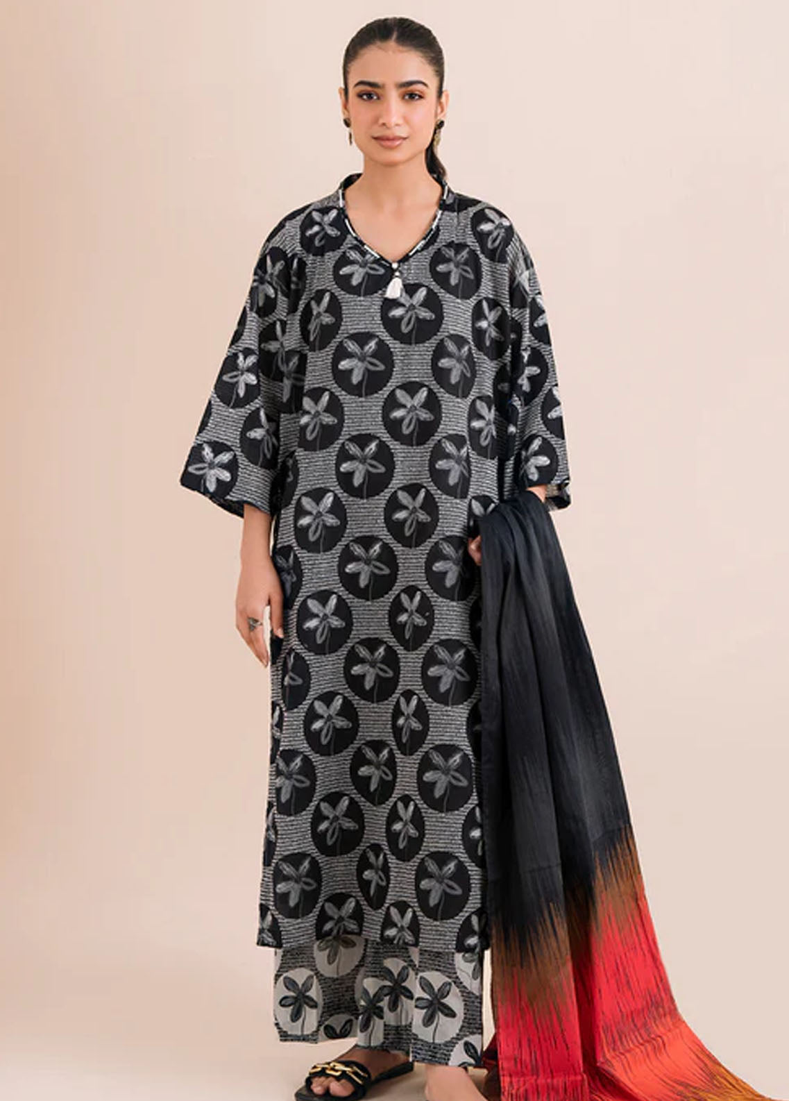 Declare Pret Printed Lawn 3 Piece Suit P1112-Black