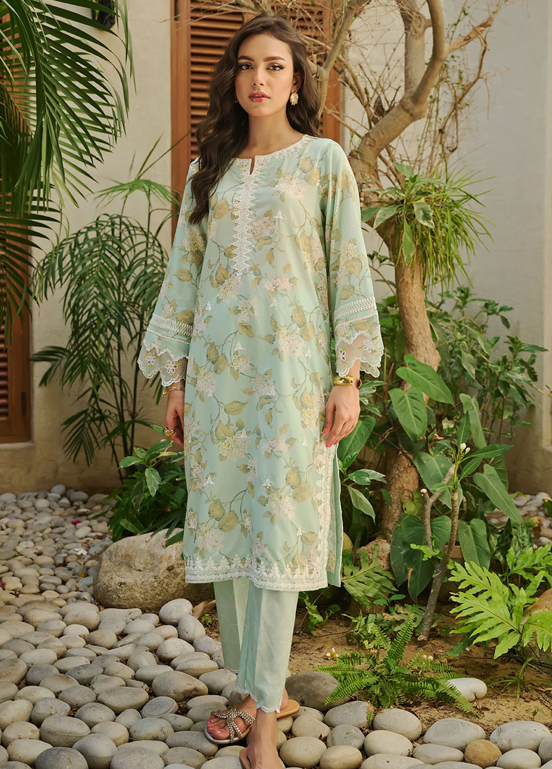 Dhanak Pret Embroidered Lawn 2 Piece Suit DC-2179 GREEN