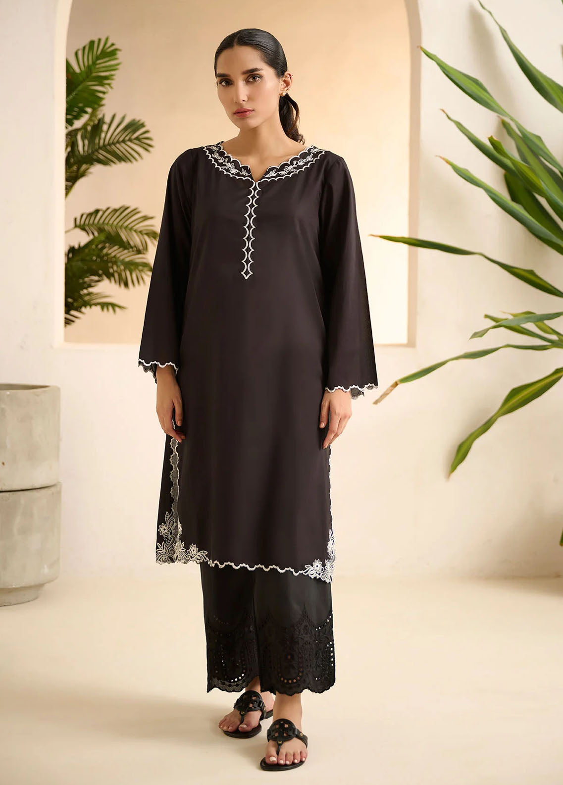 Dhanak Pret Embroidered Lawn Kurti DHK23BW DC-0506 BLACK