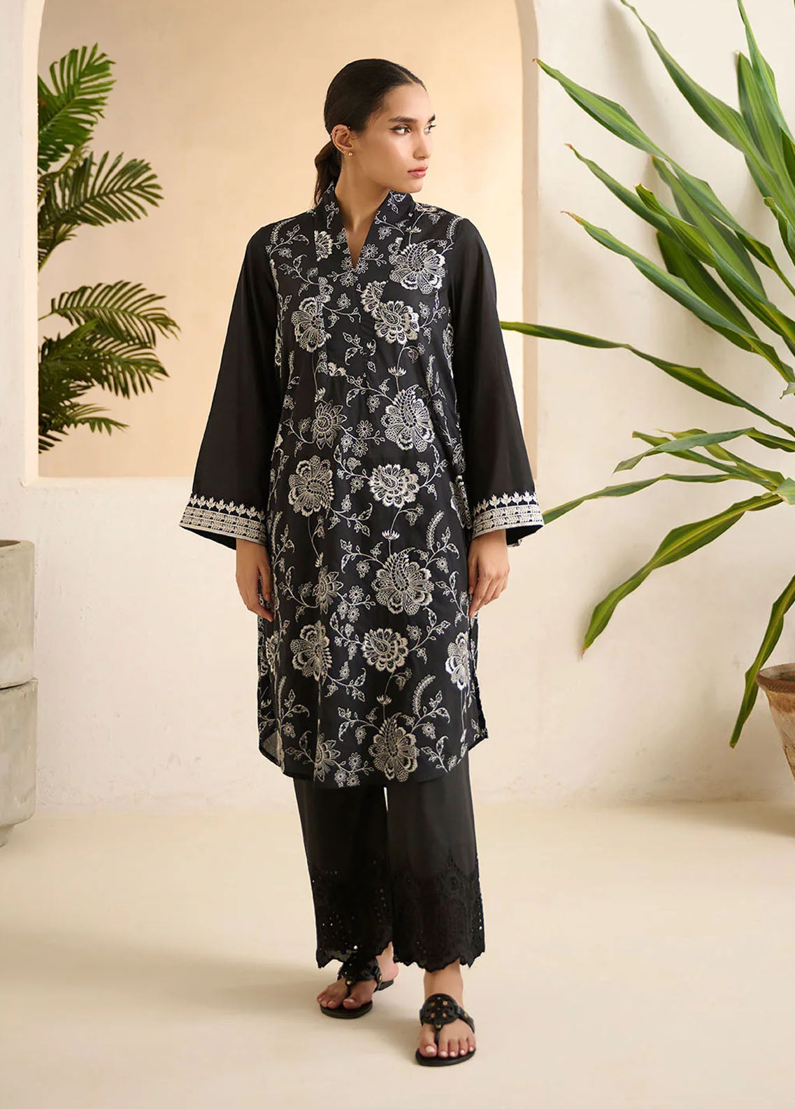 Dhanak Pret Embroidered Lawn Kurti DHK23BW DC-0507 BLACK