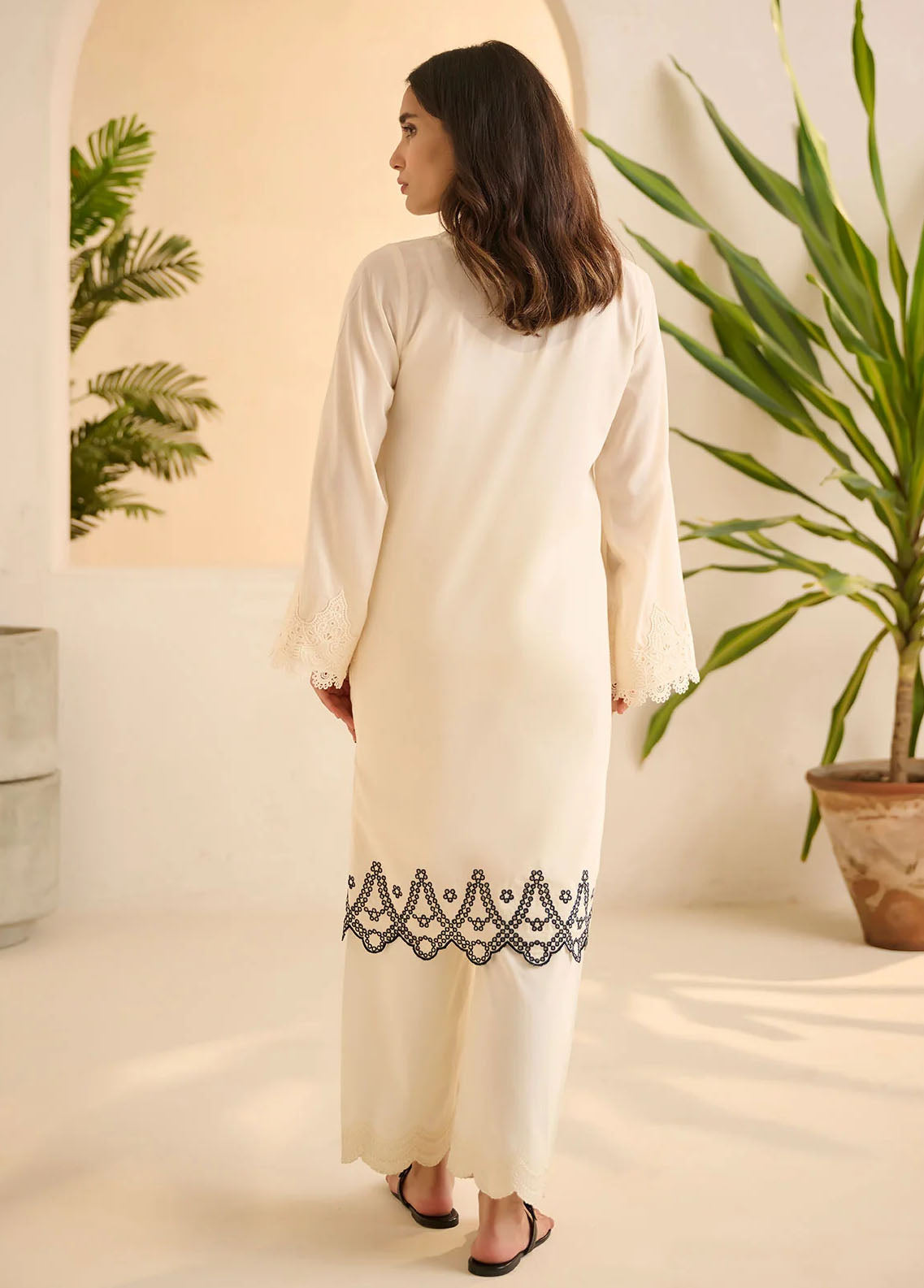 Dhanak Pret Embroidered Lawn Kurti DHK23BW DC-0508 White