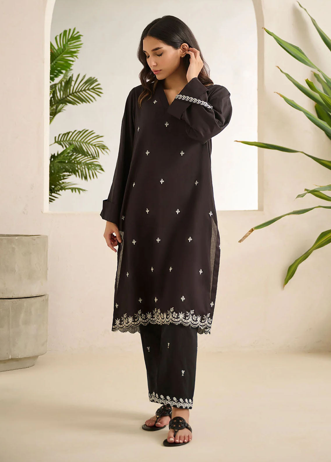 Dhanak Pret Embroidered Lawn Kurti DHK23BW DC-0510 BLACK