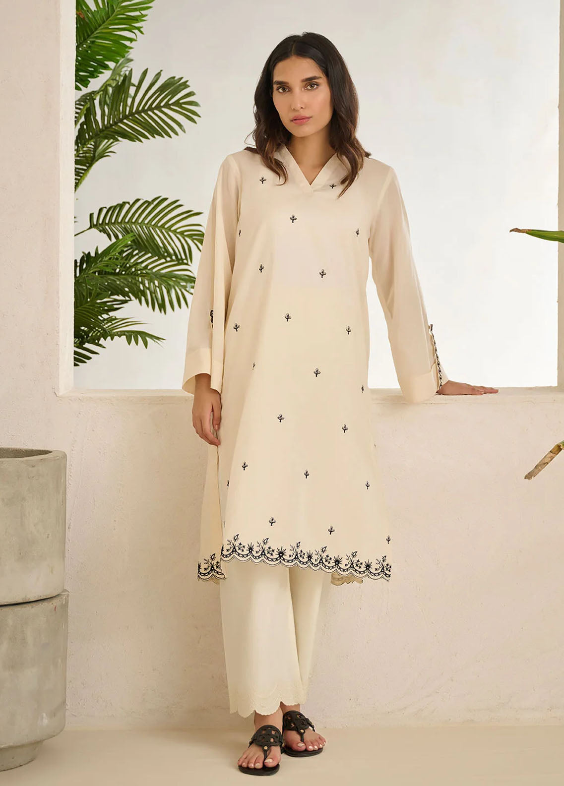 Dhanak Pret Embroidered Lawn Kurti DHK23BW DC-0510 White