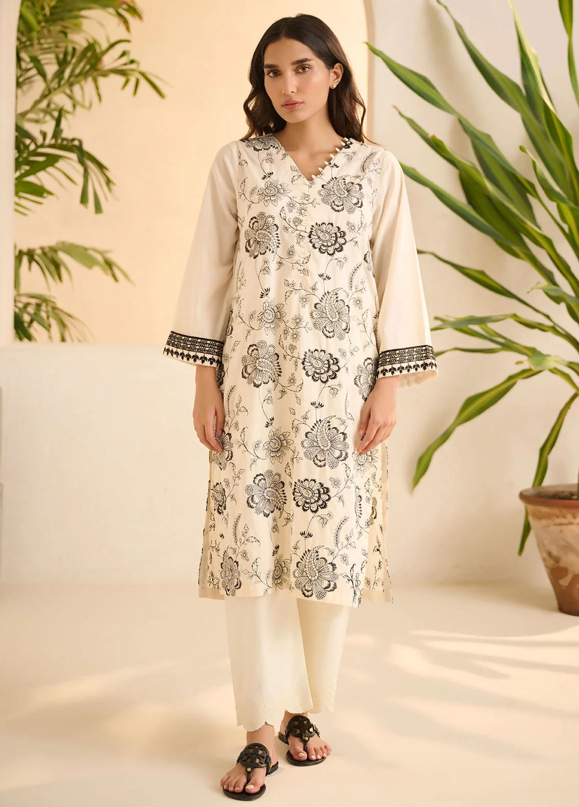 Dhanak Pret Embroidered Lawn Kurti DHK23BW DC-0520 White