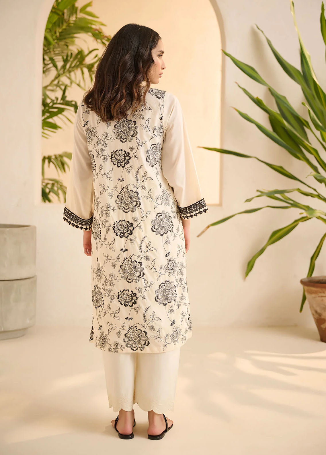 Dhanak Pret Embroidered Lawn Kurti DHK23BW DC-0520 White