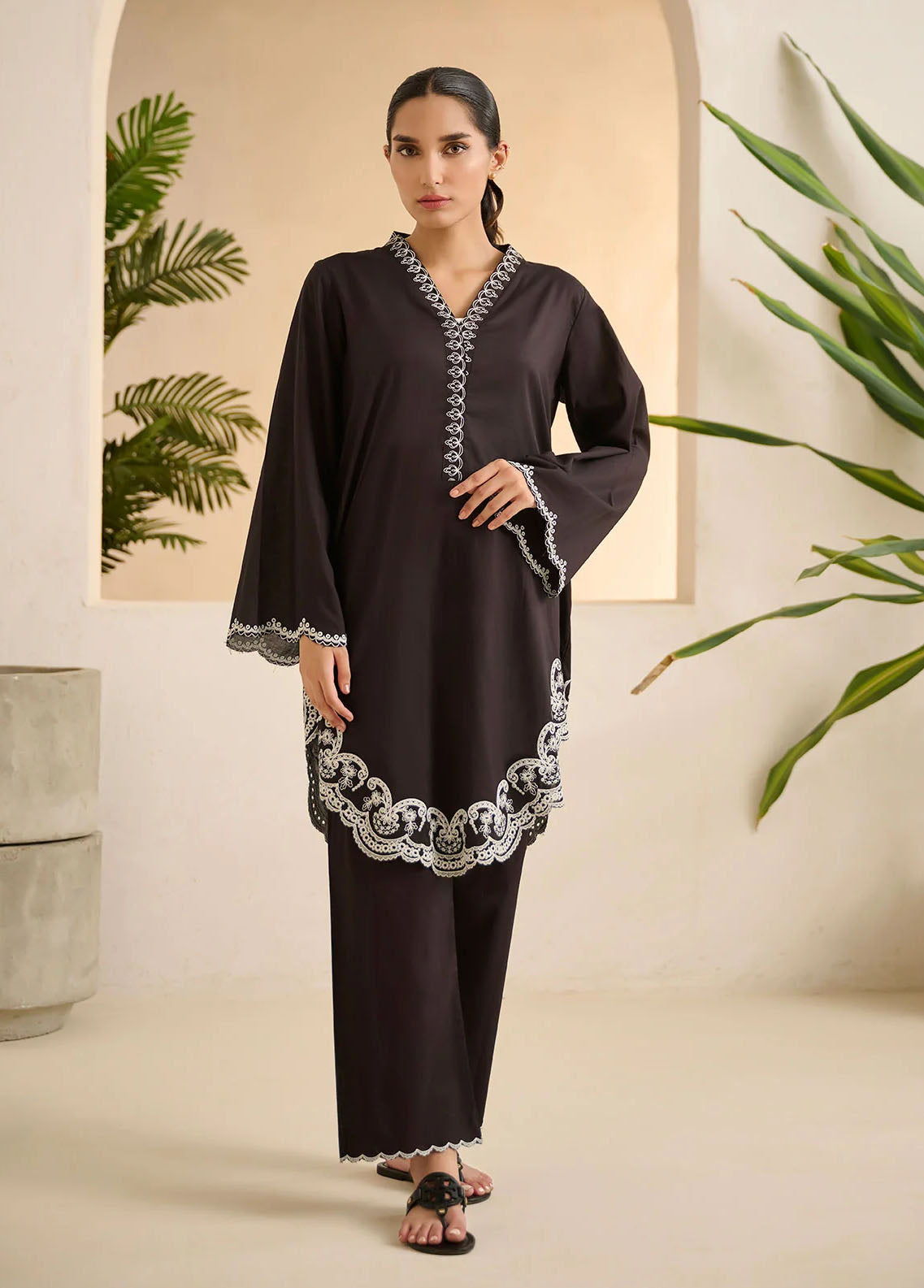 Dhanak Pret Embroidered Lawn Kurti DHK23BW DC-2188 BLACK