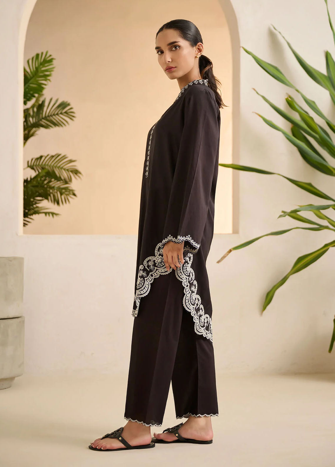 Dhanak Pret Embroidered Lawn Kurti DHK23BW DC-2188 BLACK