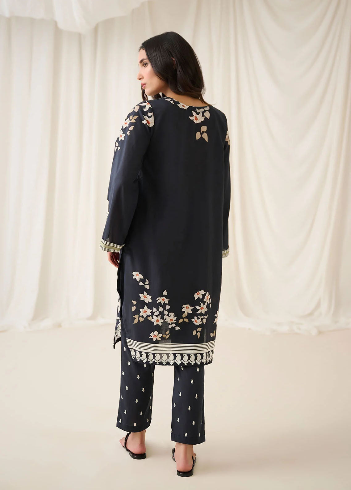 Dhanak Pret Embroidered Lawn 2 Piece Suit DHK23BW DC-2190 BLACK