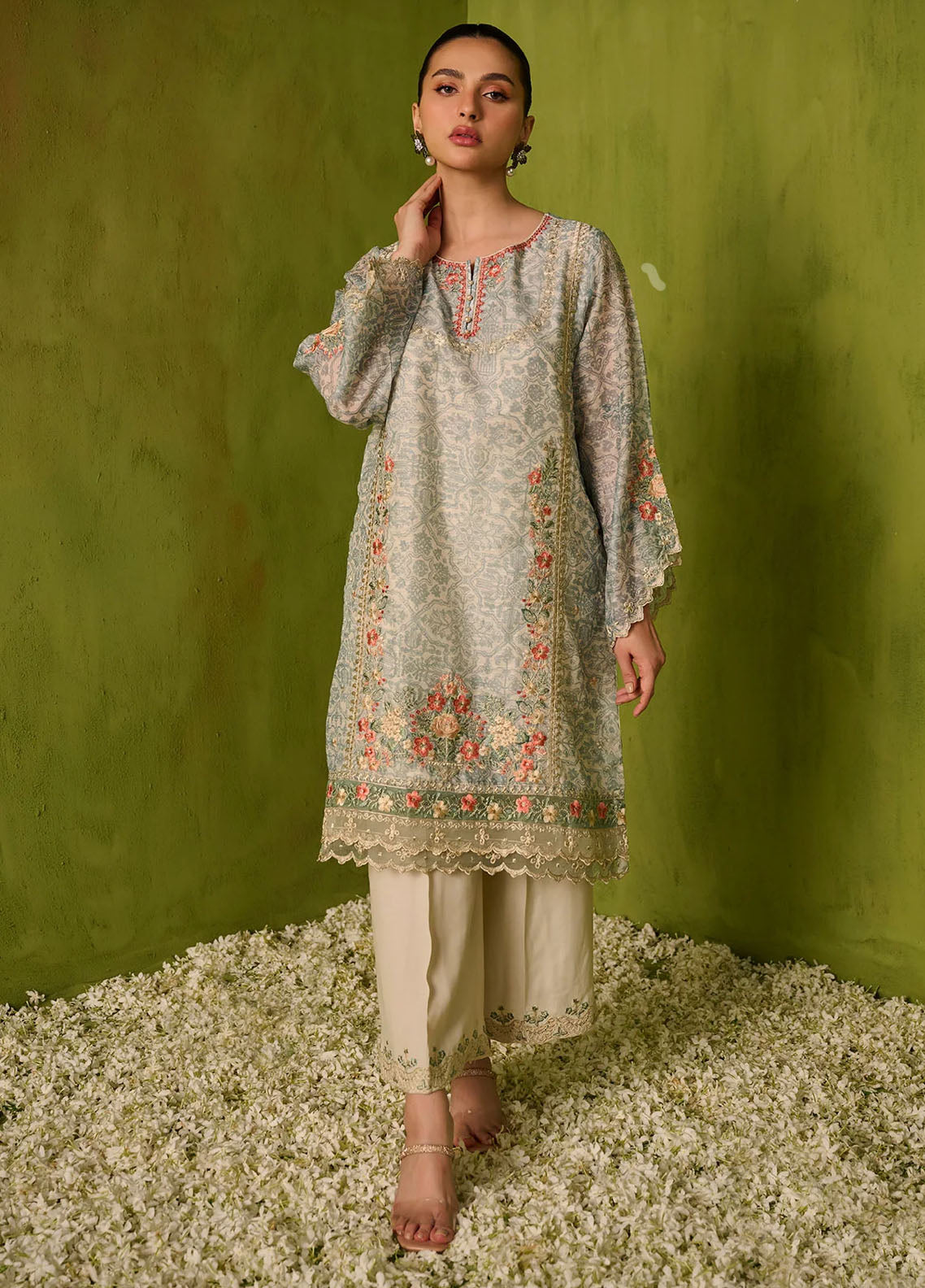 Dhanak Pret Embroidered Munar 2 Piece Suit SS24DA-2470