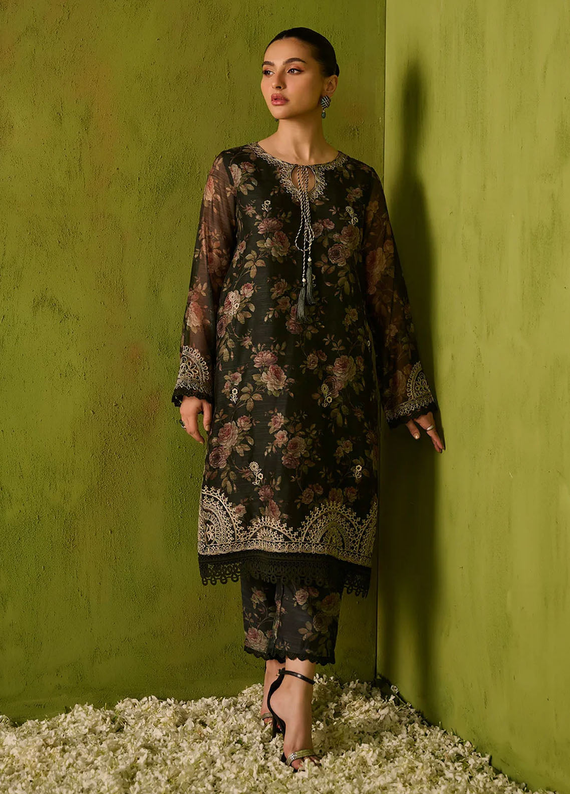 Dhanak Pret Embroidered Munar 2 Piece Suit SS24DA-2474