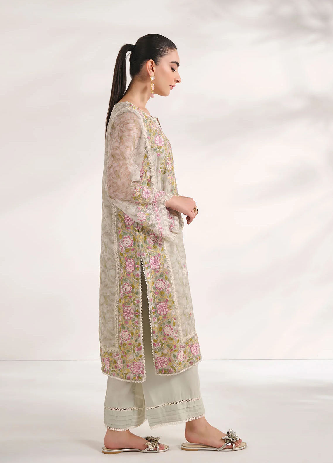 Dhanak Pret Embroidered Munar 2 Piece Suit SS24DA-2588