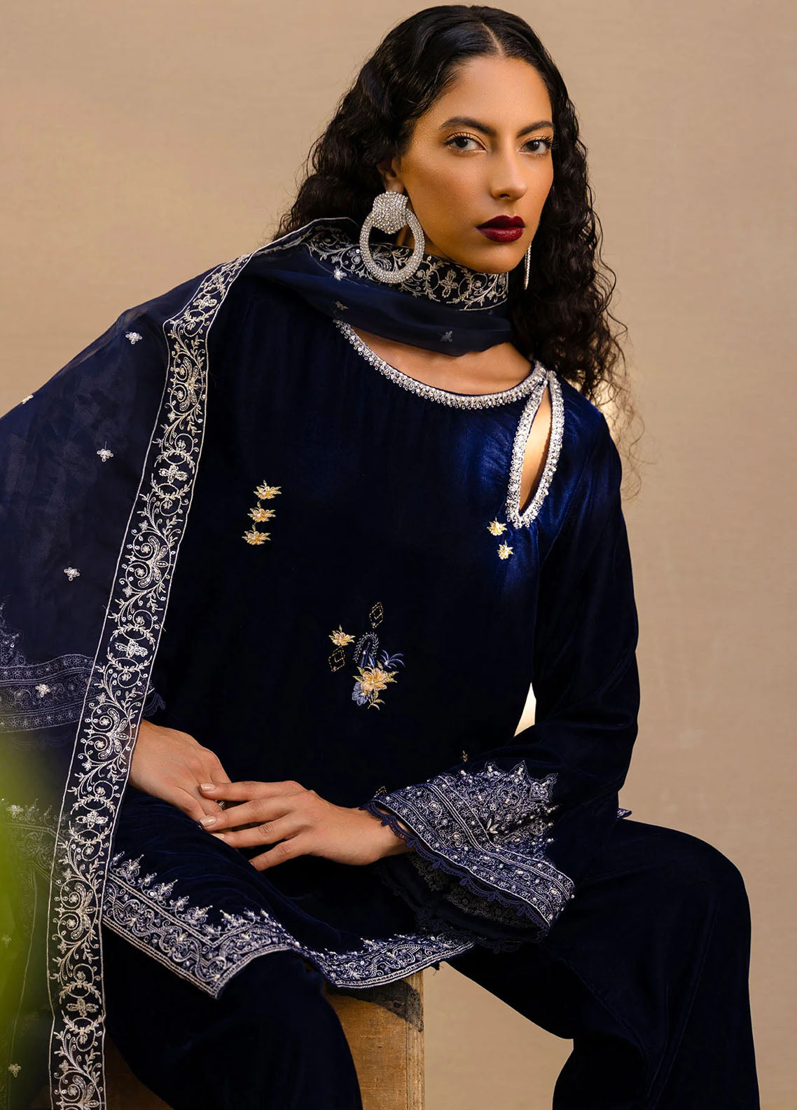 Dhanak Pret Embroidered Velvet 2 Piece Suit FW24DA-2615