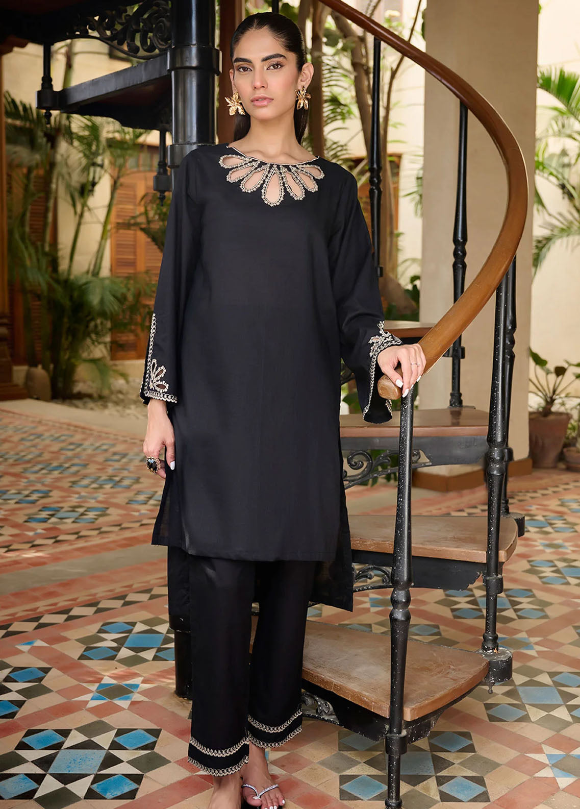 Dhanak Pret Embroidered Lawn 2 Piece DHK23S DC-2175 BLACK