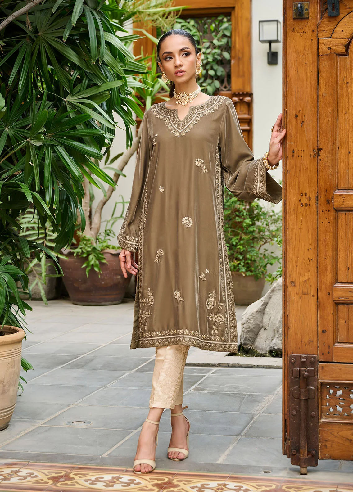 Dhanak Pret Embroidered Velvet Kurti DA-1861 GREY