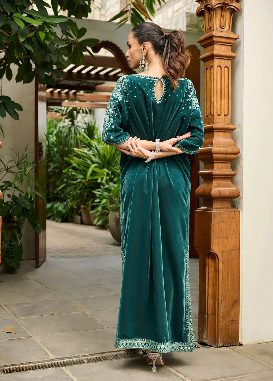 Dhanak Pret Embroidered Velvet Kaftan DA-1866 GREEN