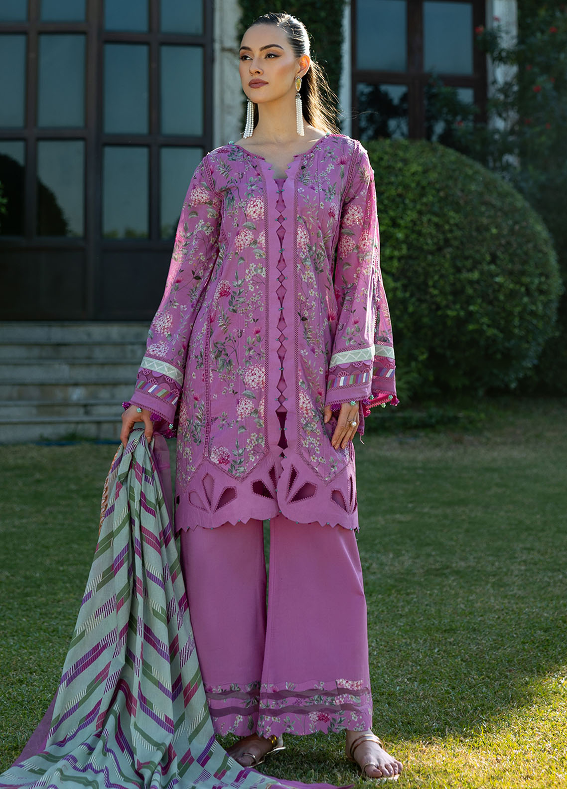 Prints by Elaf Printed Lawn Collection 2025 EPE-04 B