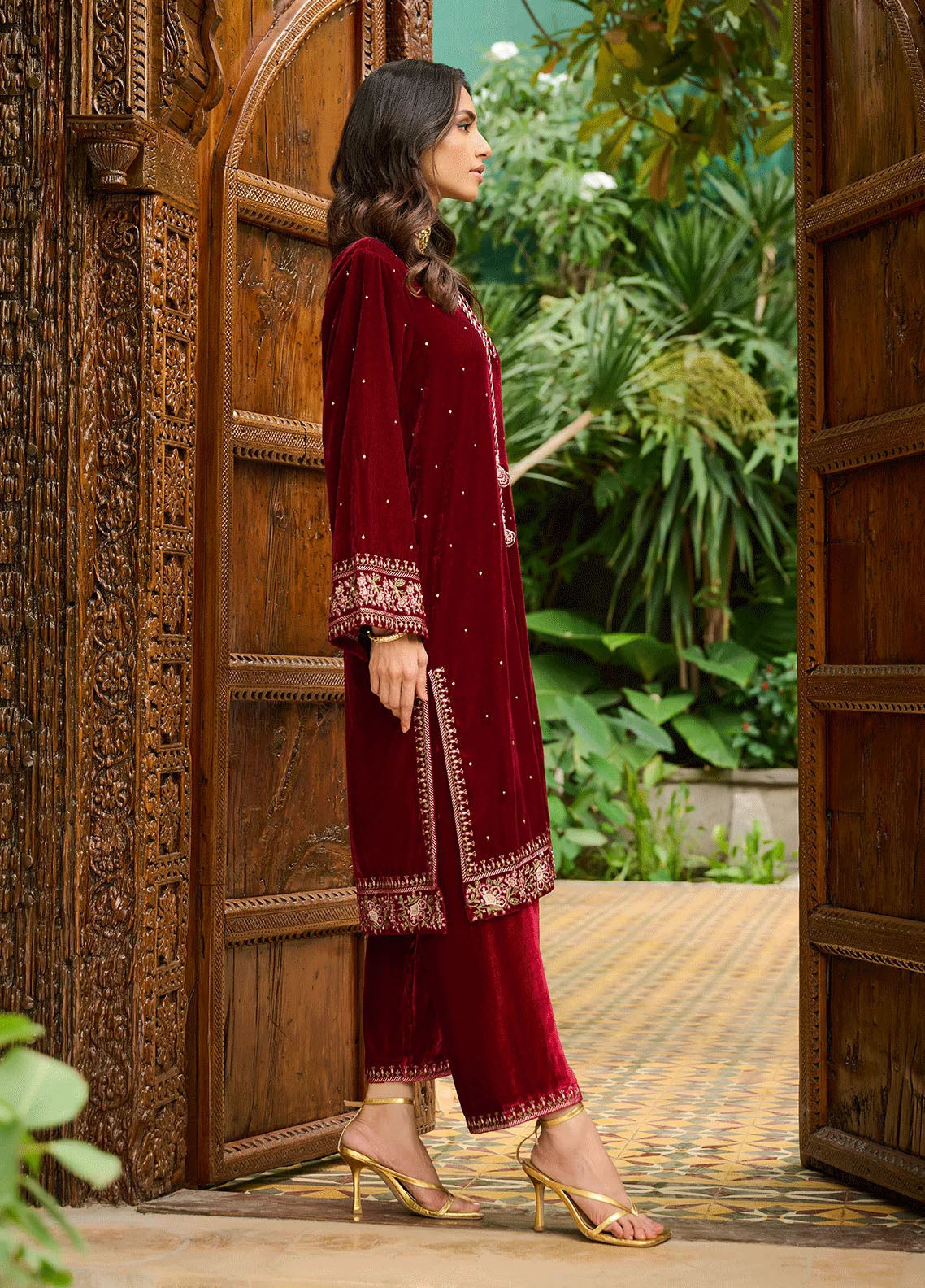 Dhanak Pret Embroidered Velvet 2 Piece Suit DA-2229 MAROON